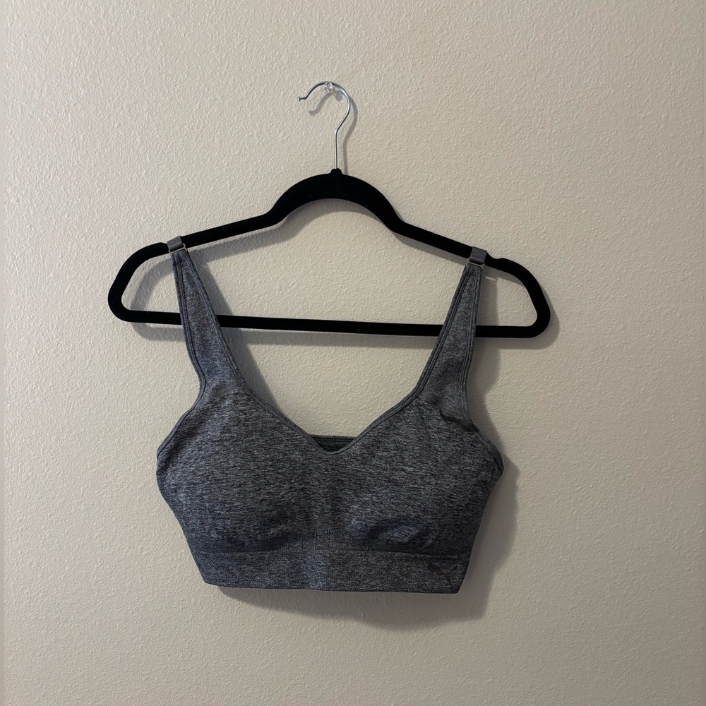 PUMA women’s sports bra(unworn)